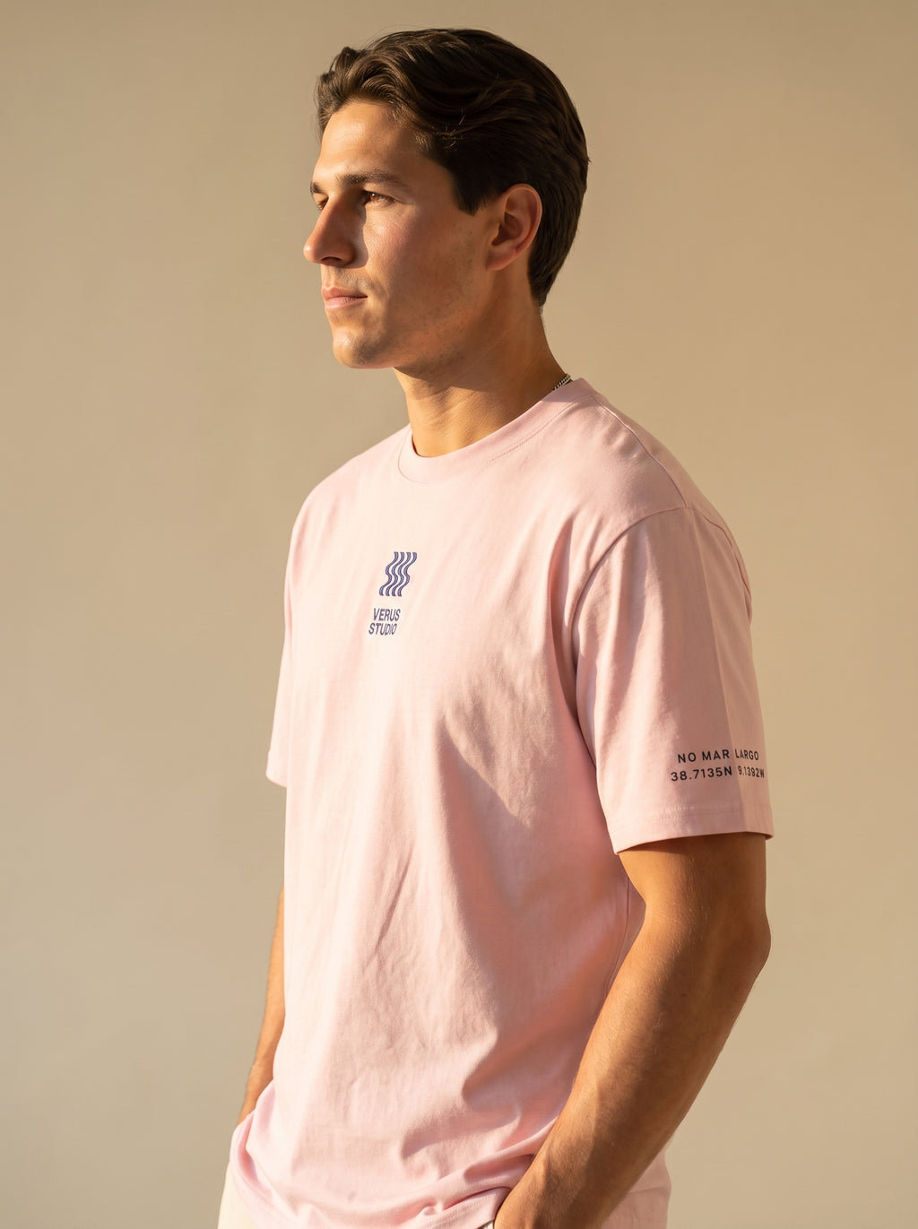 Mar Largo Verus Tee – Verano